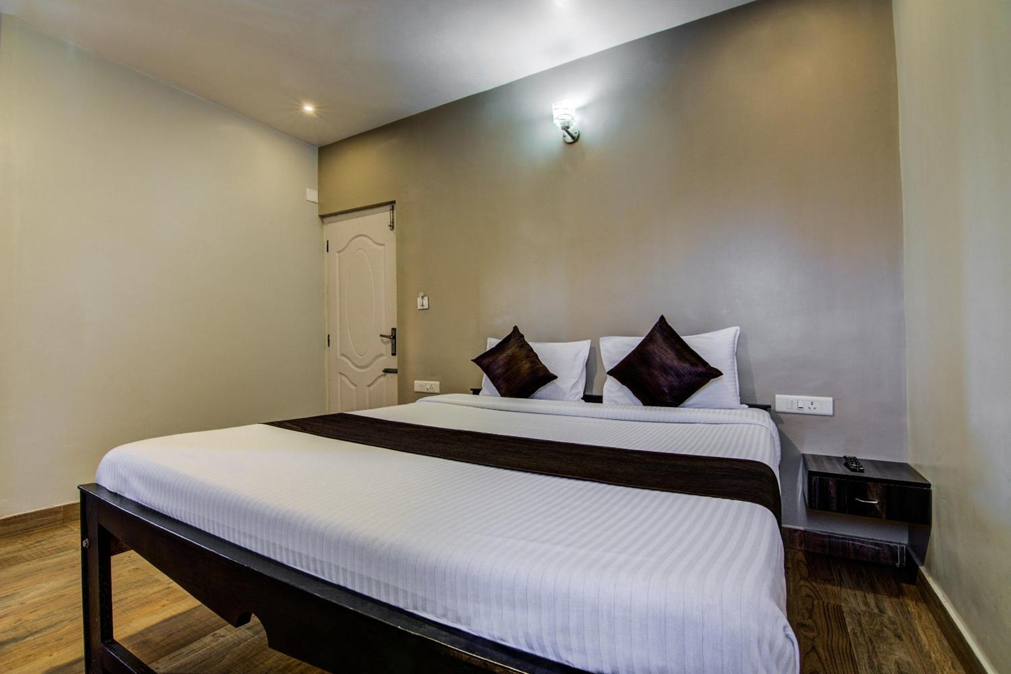 Oyo 18944 Venus Residency Hotel Ooty Buitenkant foto